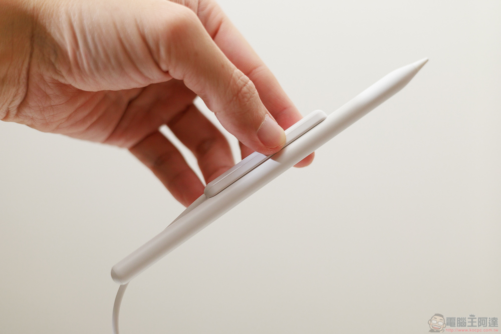 小資族 iPad 體驗全滿足!eiP Magnetix 磁吸可拆式藍牙觸控鍵盤、媲美 Apple Pencil 的磁吸充電觸控筆、專業筆觸磁吸類紙膜 eiP 超大杯全配件開箱 - 電腦王阿達 小資族 iPad 體驗全滿足!eiP Magnetix 磁吸可拆式藍牙觸控鍵盤、媲美 Apple Pencil 的磁吸充電觸控筆、專業筆觸磁吸類紙膜 eiP 超大杯全配件開箱 - 電腦王阿達
