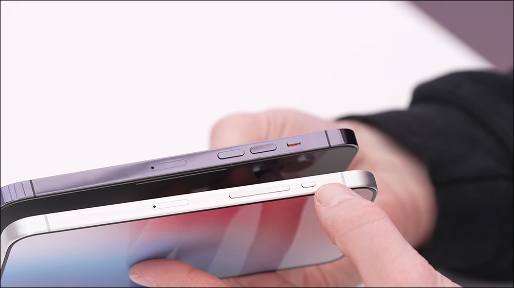 iPhone 15 Pro Max 開箱動手玩影片,最新機模揭示更窄螢幕邊框、全新 Type-C 接口、音量鍵與多功能按鈕,傳聞配備 6 倍光學潛望式長焦鏡頭 - 電腦王阿達 iPhone 15 Pro Max 開箱動手玩影片,最新機模揭示更窄螢幕邊框、全新 Type-C 接口、音量鍵與多功能按鈕,傳聞配備 6 倍光學潛望式長焦鏡頭 - 電腦王阿達