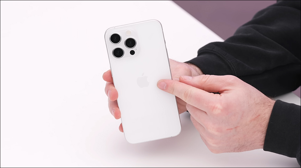 iPhone 15 Pro Max 開箱動手玩影片,最新機模揭示更窄螢幕邊框、全新 Type-C 接口、音量鍵與多功能按鈕,傳聞配備 6 倍光學潛望式長焦鏡頭 - 電腦王阿達 iPhone 15 Pro Max 開箱動手玩影片,最新機模揭示更窄螢幕邊框、全新 Type-C 接口、音量鍵與多功能按鈕,傳聞配備 6 倍光學潛望式長焦鏡頭 - 電腦王阿達