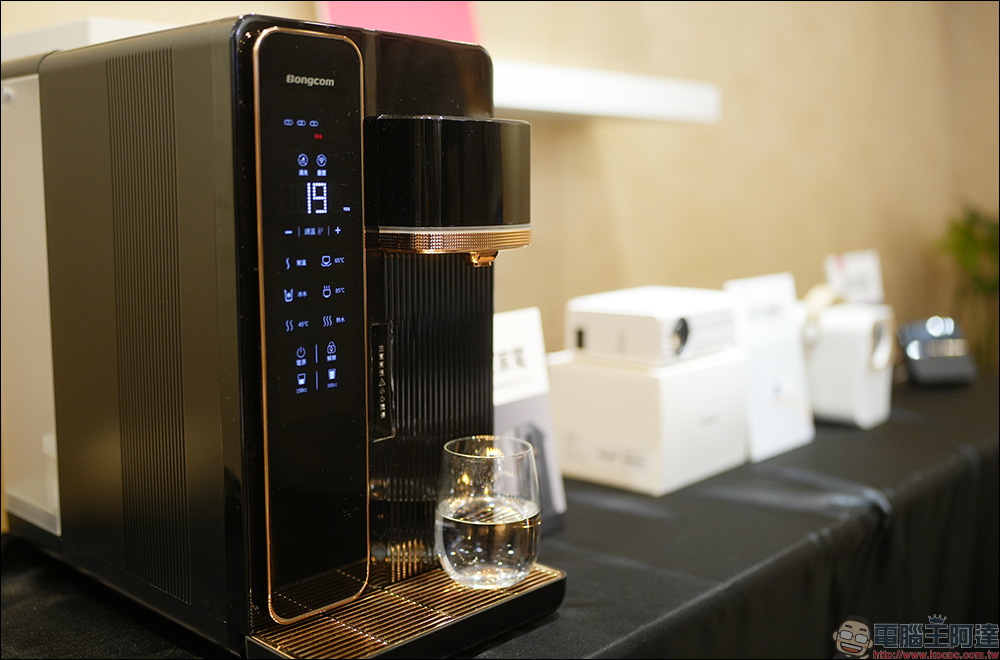 OVO 10 周年,宣布達成 3 大里程碑,今年將前進日本、挑戰 IPO ,新品菲涅爾抗光幕開始預購、新旗艦電視盒正式上市 - 電腦王阿達 OVO 10 周年,宣布達成 3 大里程碑,今年將前進日本、挑戰 IPO ,新品菲涅爾抗光幕開始預購、新旗艦電視盒正式上市 - 電腦王阿達
