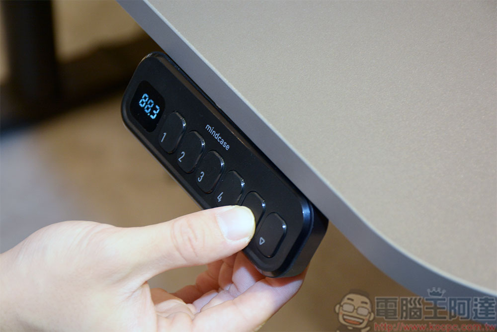 mindcase Allround Desk 鷗圓電動升降桌開箱:免萬元、易組裝,小資最愛 - 電腦王阿達 mindcase Allround Desk 鷗圓電動升降桌開箱:免萬元、易組裝,小資最愛 - 電腦王阿達