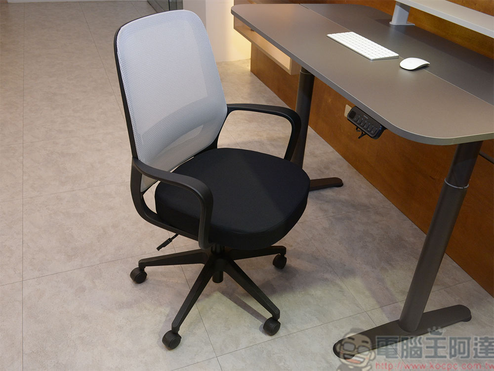 mindcase Allround Desk 鷗圓電動升降桌開箱:免萬元、易組裝,小資最愛 - 電腦王阿達 mindcase Allround Desk 鷗圓電動升降桌開箱:免萬元、易組裝,小資最愛 - 電腦王阿達
