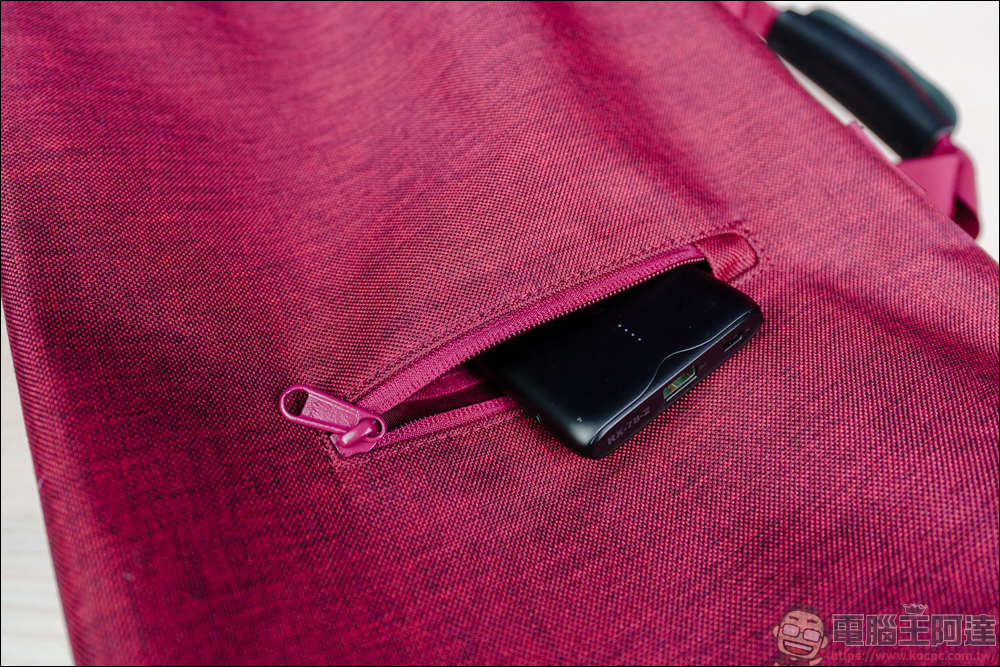 Allrover Flipbag 翻轉背包,可變形多種形態,後背包 + 手提包 + 單肩包,一包N用途 - 電腦王阿達 Allrover Flipbag 翻轉背包,可變形多種形態,後背包 + 手提包 + 單肩包,一包N用途 - 電腦王阿達