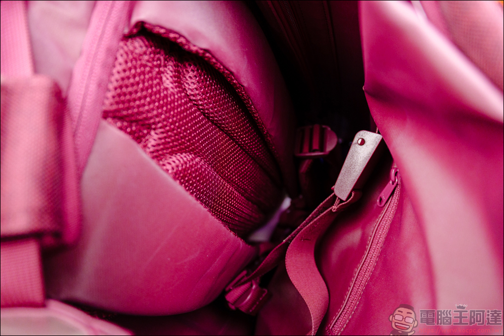 Allrover Flipbag 翻轉背包,可變形多種形態,後背包 + 手提包 + 單肩包,一包N用途 - 電腦王阿達 Allrover Flipbag 翻轉背包,可變形多種形態,後背包 + 手提包 + 單肩包,一包N用途 - 電腦王阿達