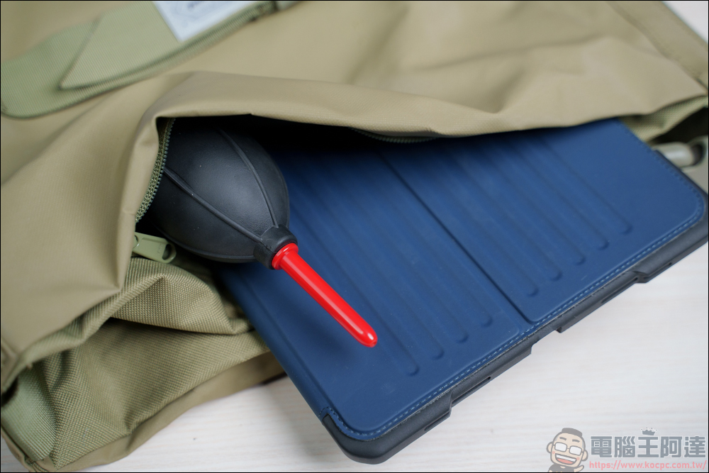Allrover Flipbag 翻轉背包,可變形多種形態,後背包 + 手提包 + 單肩包,一包N用途 - 電腦王阿達 Allrover Flipbag 翻轉背包,可變形多種形態,後背包 + 手提包 + 單肩包,一包N用途 - 電腦王阿達