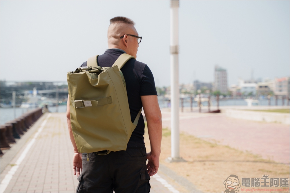 Allrover Flipbag 翻轉背包,可變形多種形態,後背包 + 手提包 + 單肩包,一包N用途 - 電腦王阿達 Allrover Flipbag 翻轉背包,可變形多種形態,後背包 + 手提包 + 單肩包,一包N用途 - 電腦王阿達