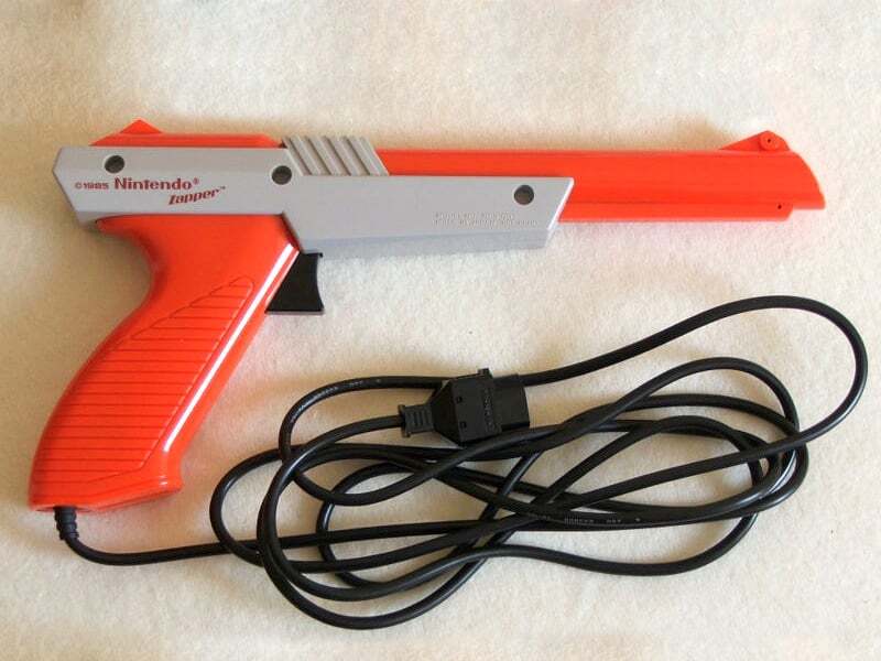 美國男子手持 NES 光線槍 Zapper 搶劫超商,成功得手 300 美元後立即遭到逮捕 - 電腦王阿達 美國男子手持 NES 光線槍 Zapper 搶劫超商,成功得手 300 美元後立即遭到逮捕 - 電腦王阿達