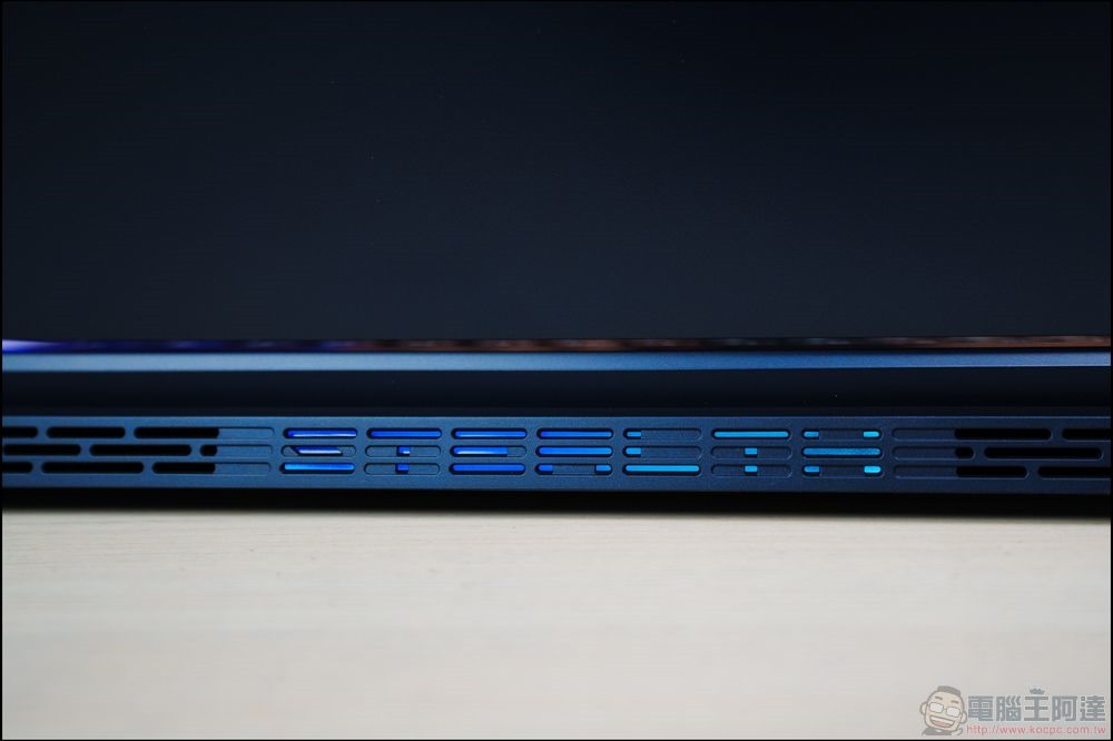 MSI Stealth 14 Studio A13V 開箱 - 10 MSI Stealth 14 Studio A13V 開箱 - 10