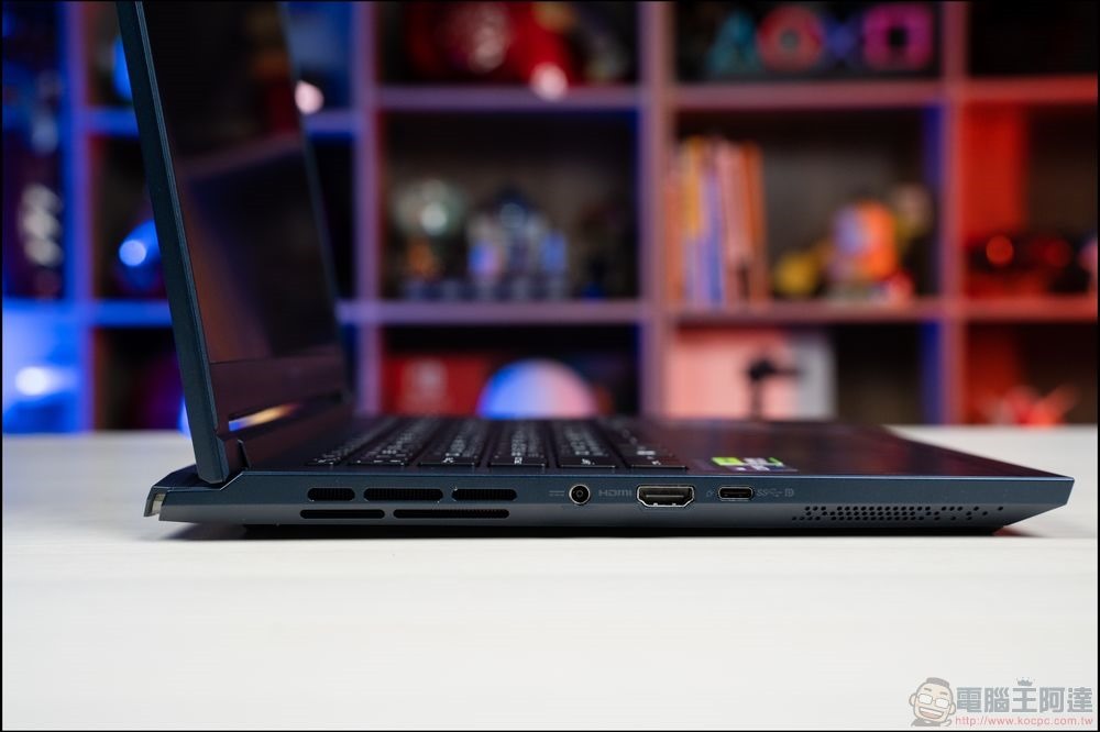 MSI Stealth 14 Studio A13V 開箱 - 23 MSI Stealth 14 Studio A13V 開箱 - 23