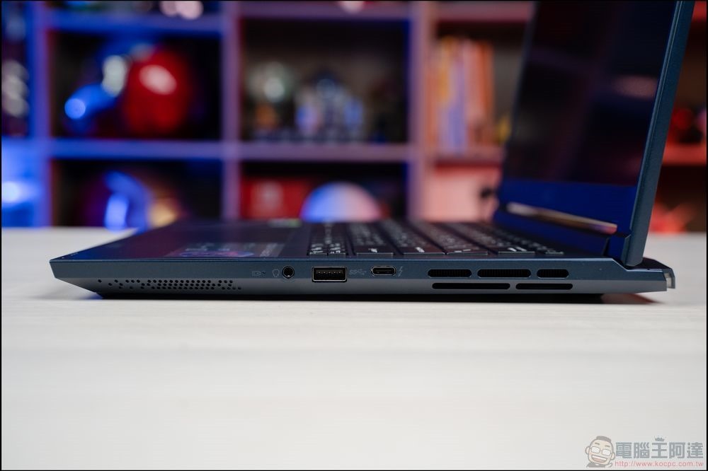 MSI Stealth 14 Studio A13V 開箱 - 22 MSI Stealth 14 Studio A13V 開箱 - 22