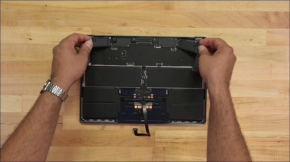 15 吋 MacBook Air 拆解,揭示熟悉的設計與升級的六揚聲器音響系統 - 電腦王阿達 15 吋 MacBook Air 拆解,揭示熟悉的設計與升級的六揚聲器音響系統 - 電腦王阿達