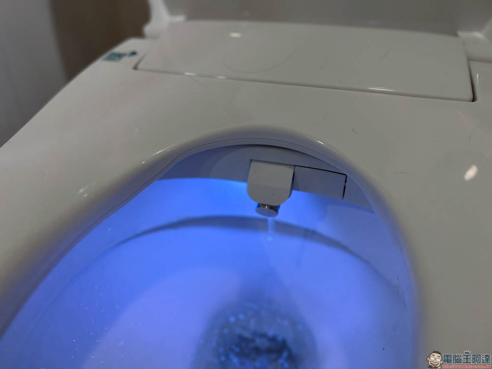 讓人每天多幸福十分鐘:抑菌、瞬熱、智慧的 Philips AIB2211 高規格馬桶蓋 來了 - 電腦王阿達 讓人每天多幸福十分鐘:抑菌、瞬熱、智慧的 Philips AIB2211 高規格馬桶蓋 來了 - 電腦王阿達