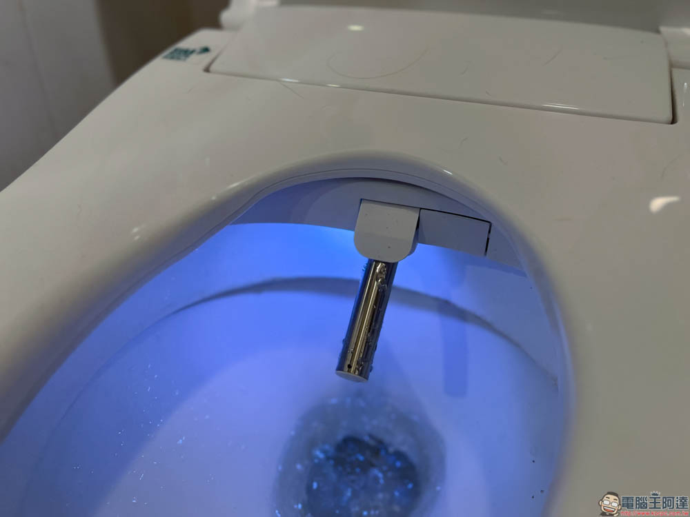 讓人每天多幸福十分鐘:抑菌、瞬熱、智慧的 Philips AIB2211 高規格馬桶蓋 來了 - 電腦王阿達 讓人每天多幸福十分鐘:抑菌、瞬熱、智慧的 Philips AIB2211 高規格馬桶蓋 來了 - 電腦王阿達
