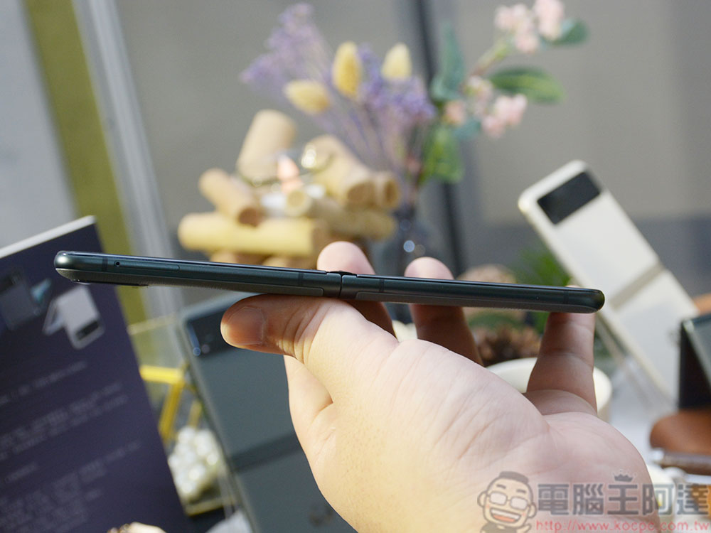 motorola razr 40 系列摺疊機在台推出,3.6 吋外螢幕挑戰市場最大 - 電腦王阿達 motorola razr 40 系列摺疊機在台推出,3.6 吋外螢幕挑戰市場最大 - 電腦王阿達