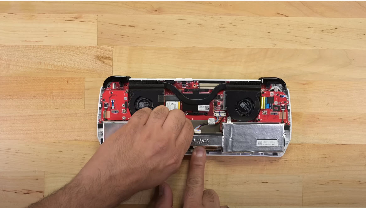iFixit 公開ASUS ROG Ally 拆解影片 可看到模組化與較容易拆解的設計 - 電腦王阿達 iFixit 公開ASUS ROG Ally 拆解影片 可看到模組化與較容易拆解的設計 - 電腦王阿達