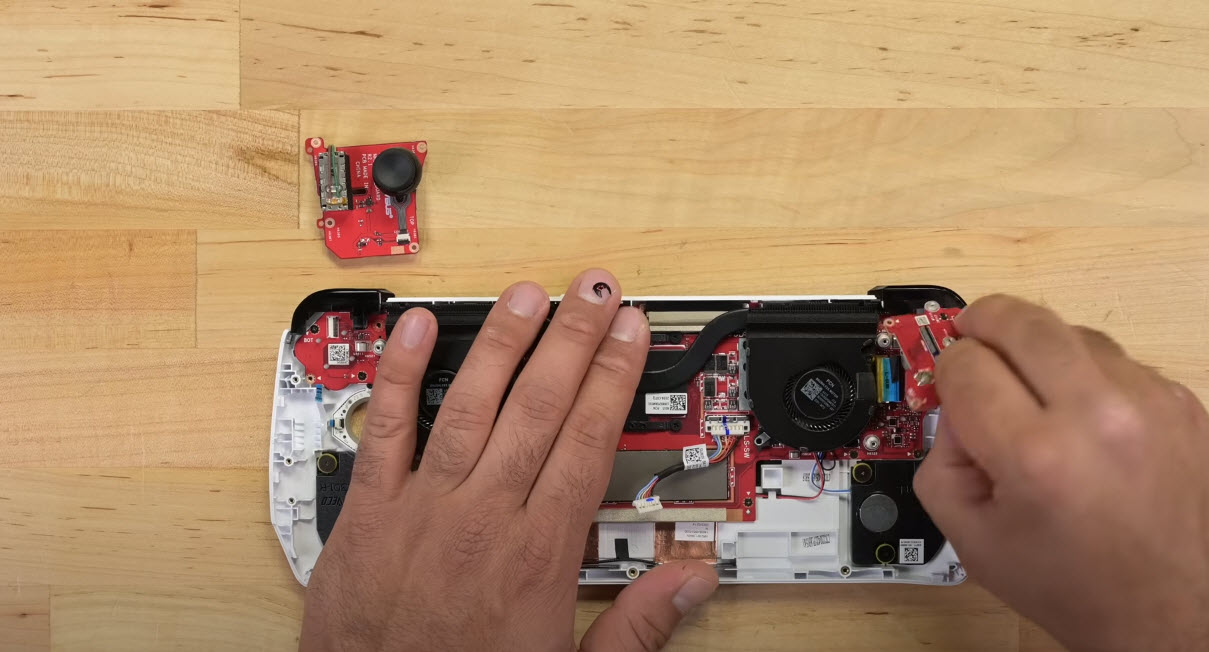 iFixit 公開ASUS ROG Ally 拆解影片 可看到模組化與較容易拆解的設計 - 電腦王阿達 iFixit 公開ASUS ROG Ally 拆解影片 可看到模組化與較容易拆解的設計 - 電腦王阿達