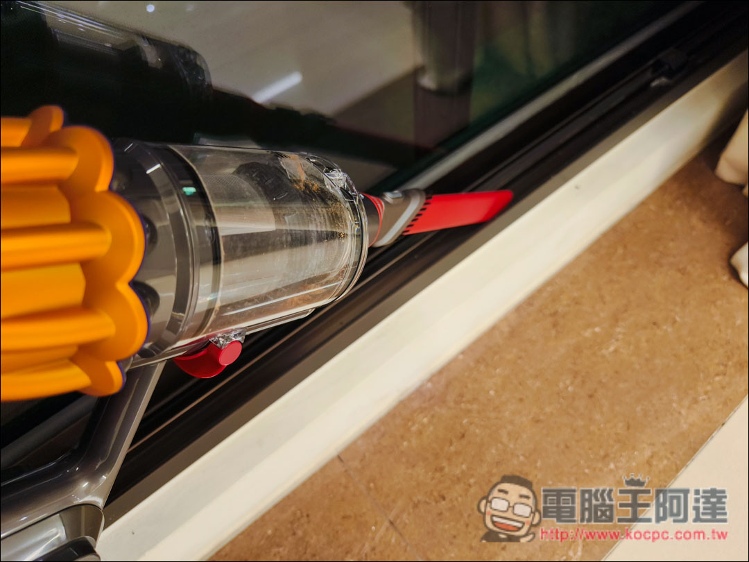 Dyson V12s Detect Slim Submarine 乾濕全能洗地吸塵器開箱:可乾吸、洗地的黑科技掃地神器 - 電腦王阿達 Dyson V12s Detect Slim Submarine 乾濕全能洗地吸塵器開箱:可乾吸、洗地的黑科技掃地神器 - 電腦王阿達