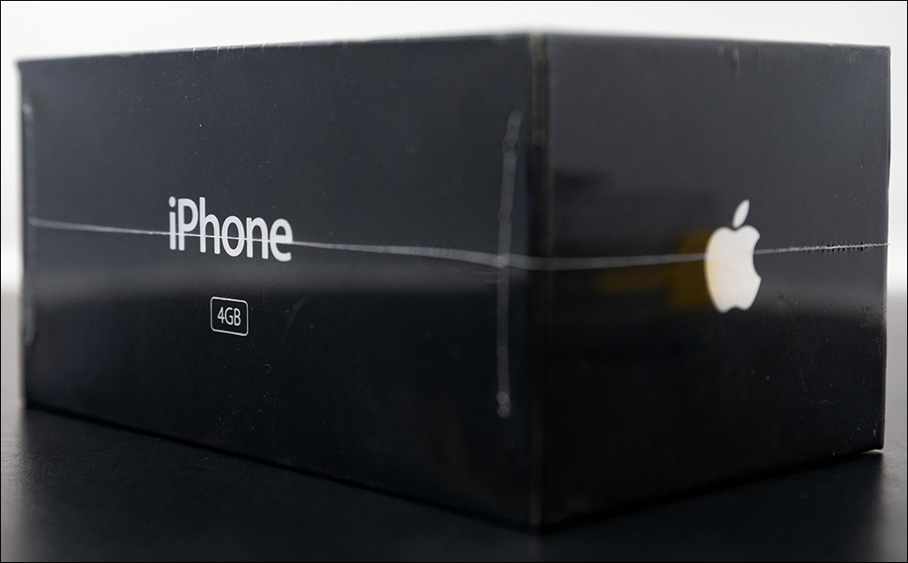 極為稀有的 4GB 版原裝初代 iPhone 現身拍賣，預計價值高達 10 萬美元 - 電腦王阿達