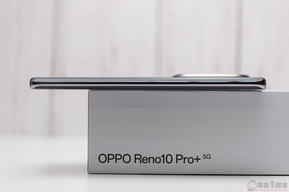 OPPO Reno10 Pro+ 實拍開箱體驗:潛望式鏡頭與 AI 超清長焦讓你輕鬆化身人像專家 - 電腦王阿達 OPPO Reno10 Pro+ 實拍開箱體驗:潛望式鏡頭與 AI 超清長焦讓你輕鬆化身人像專家 - 電腦王阿達