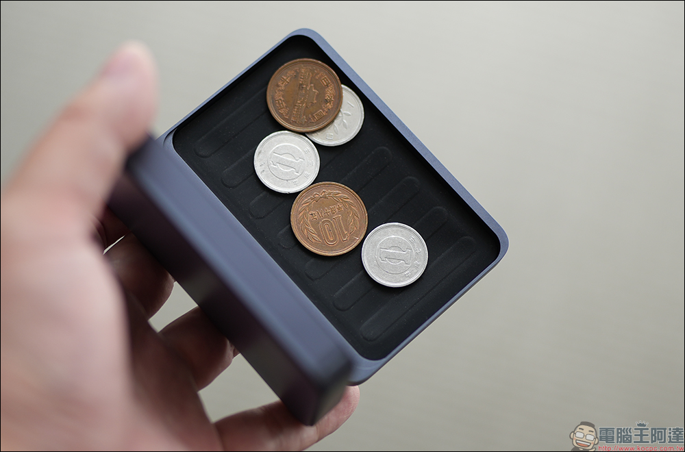 Zenlet 3 系列 行動錢包開箱、動手玩｜一指自動展卡、雙面感應，卡片、鈔票、零錢都能裝 - 電腦王阿達