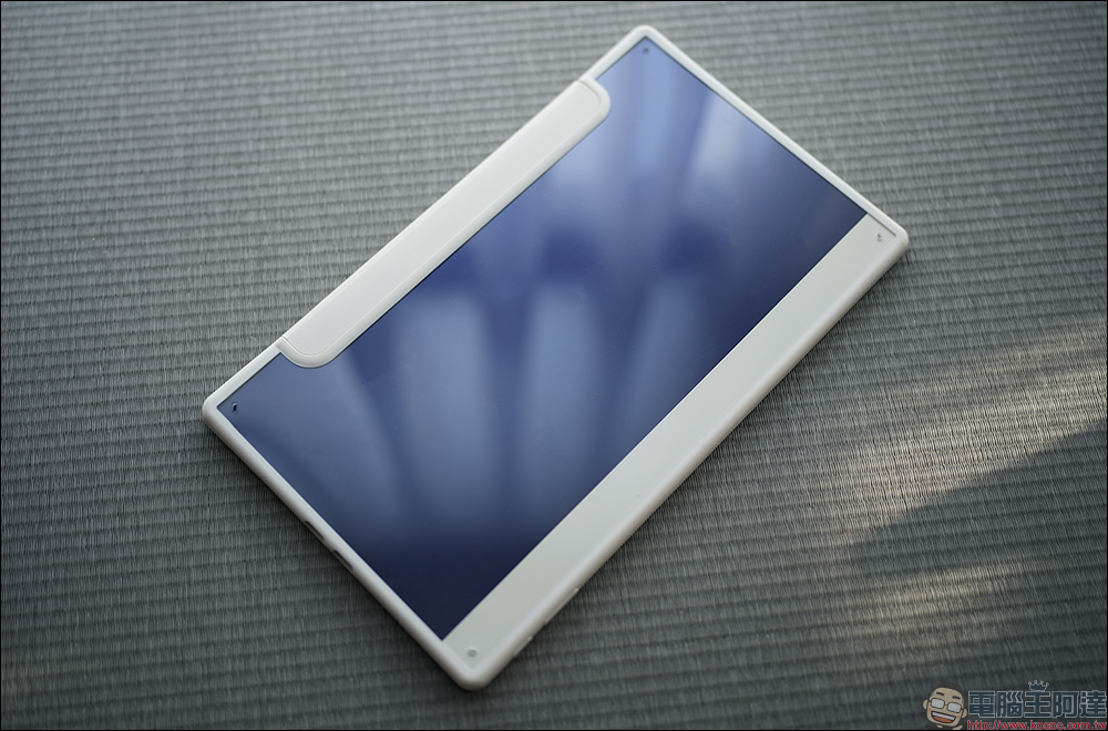 Smart OLED Viewer 無線可攜式螢幕開箱|極致生動色彩,無線連接不受限的全新行動娛樂站 - 電腦王阿達 Smart OLED Viewer 無線可攜式螢幕開箱|極致生動色彩,無線連接不受限的全新行動娛樂站 - 電腦王阿達