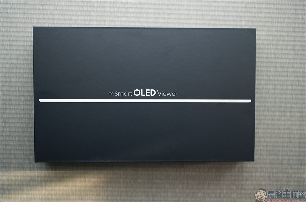 Smart OLED Viewer 無線可攜式螢幕開箱｜極致生動色彩，無線連接不受限的全新行動娛樂站 - 電腦王阿達