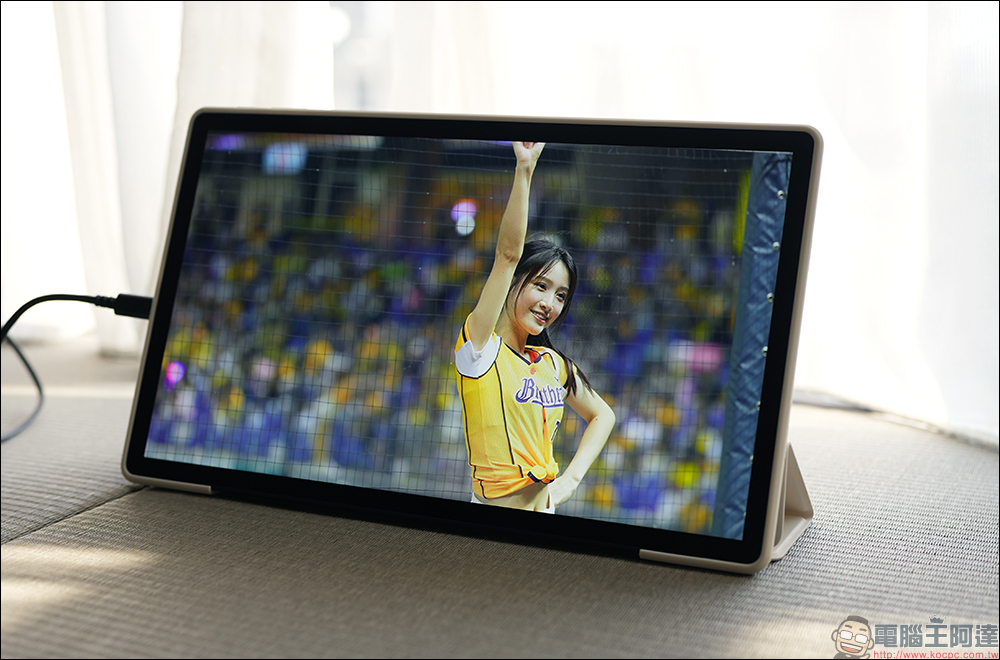 Smart OLED Viewer 無線可攜式螢幕開箱|極致生動色彩,無線連接不受限的全新行動娛樂站 - 電腦王阿達 Smart OLED Viewer 無線可攜式螢幕開箱|極致生動色彩,無線連接不受限的全新行動娛樂站 - 電腦王阿達