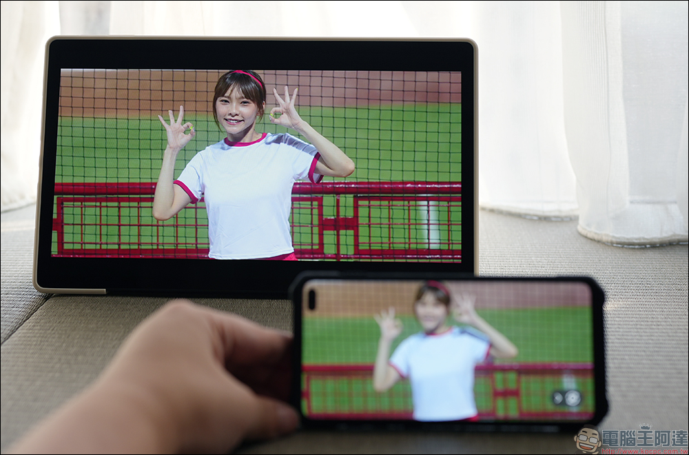 Smart OLED Viewer 無線可攜式螢幕開箱|極致生動色彩,無線連接不受限的全新行動娛樂站 - 電腦王阿達 Smart OLED Viewer 無線可攜式螢幕開箱|極致生動色彩,無線連接不受限的全新行動娛樂站 - 電腦王阿達