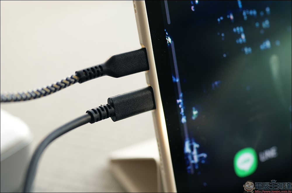 Smart OLED Viewer 無線可攜式螢幕開箱|極致生動色彩,無線連接不受限的全新行動娛樂站 - 電腦王阿達 Smart OLED Viewer 無線可攜式螢幕開箱|極致生動色彩,無線連接不受限的全新行動娛樂站 - 電腦王阿達