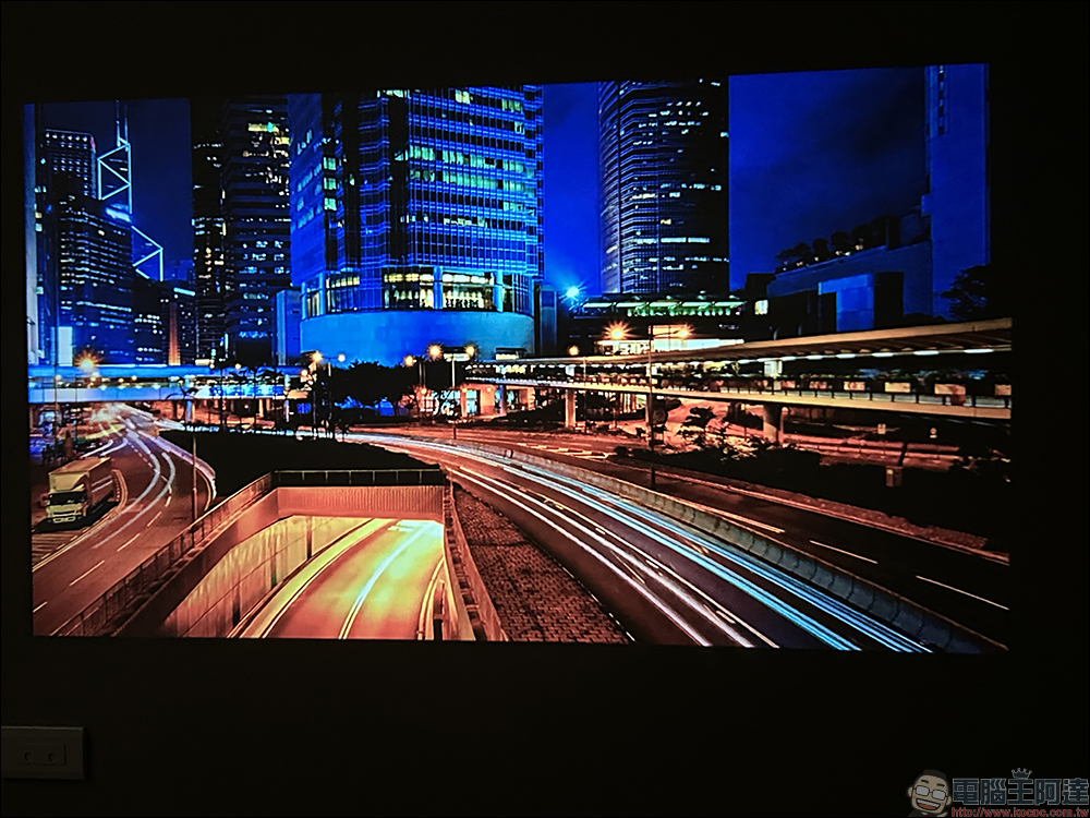 Warpple LS3 智慧投影機開箱|首款升級最新 OVO TV OS 5,專為年輕族群打造的全方位高 CP 值投影機 - 電腦王阿達 Warpple LS3 智慧投影機開箱|首款升級最新 OVO TV OS 5,專為年輕族群打造的全方位高 CP 值投影機 - 電腦王阿達