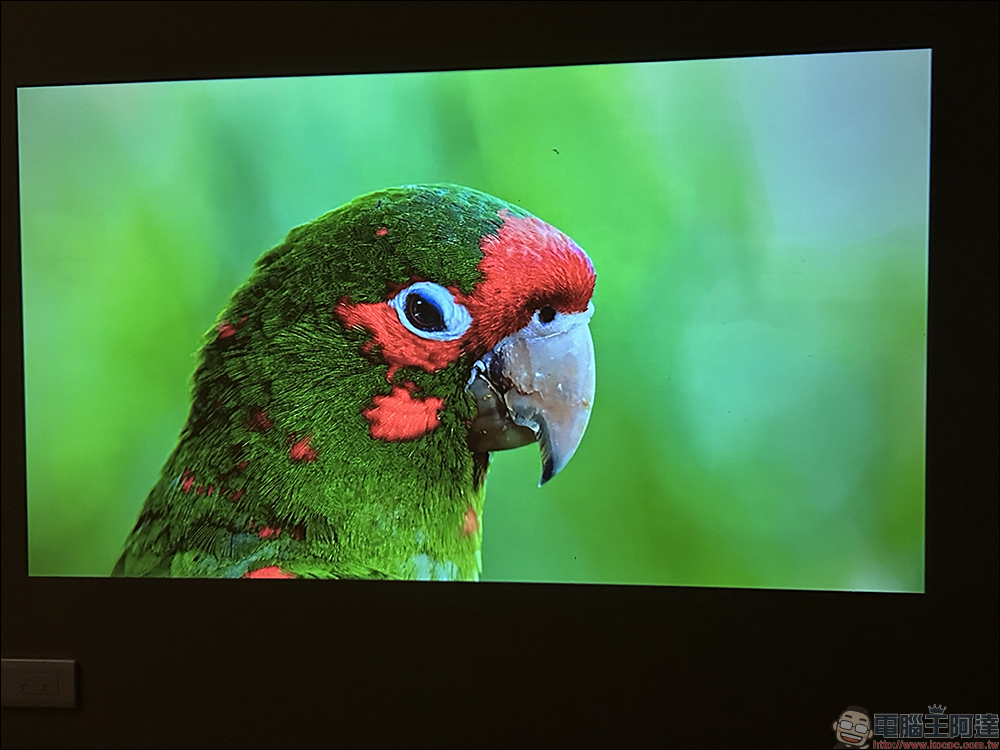 Warpple LS3 智慧投影機開箱|首款升級最新 OVO TV OS 5,專為年輕族群打造的全方位高 CP 值投影機 - 電腦王阿達 Warpple LS3 智慧投影機開箱|首款升級最新 OVO TV OS 5,專為年輕族群打造的全方位高 CP 值投影機 - 電腦王阿達
