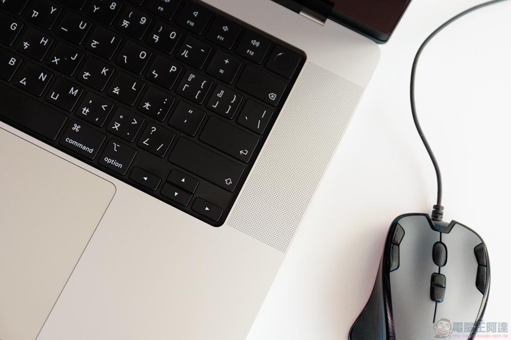 買 Mac 玩遊戲有通嗎?採用 UE5 打造的 Layers of Fear (2023) 遊戲體驗心得 - 在 M2 Pro MacBook Pro 上運行 - 電腦王阿達 買 Mac 玩遊戲有通嗎?採用 UE5 打造的 Layers of Fear (2023) 遊戲體驗心得 - 在 M2 Pro MacBook Pro 上運行 - 電腦王阿達
