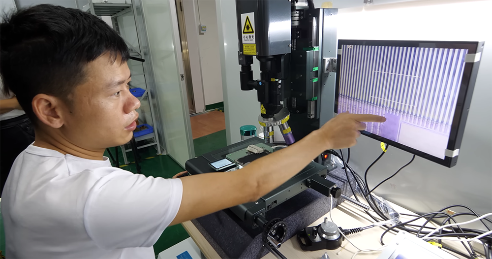 有人研發出以雷射修復 OLED「螢幕綠線」的工具,就像修日光燈一樣(啥) - 電腦王阿達 有人研發出以雷射修復 OLED「螢幕綠線」的工具,就像修日光燈一樣(啥) - 電腦王阿達
