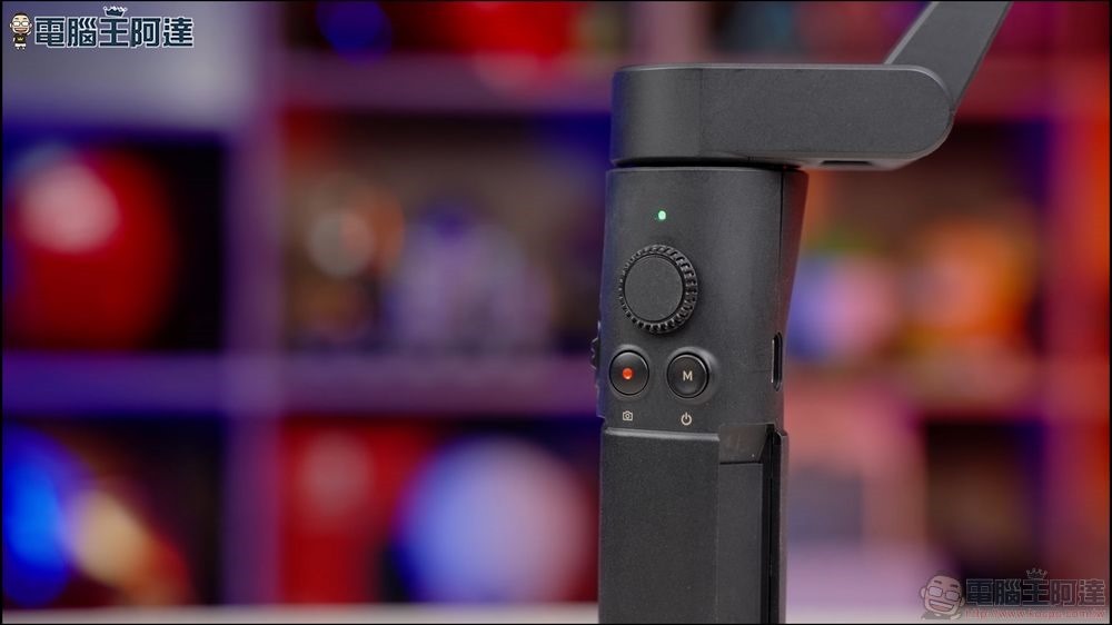 ASUS ProArt Gimbal 手機三軸穩定器:搭載AI與電動夾爪,拍攝專業影片就是這麼簡單 2-45 screenshot ASUS ProArt Gimbal 手機三軸穩定器:搭載AI與電動夾爪,拍攝專業影片就是這麼簡單 2-45 screenshot