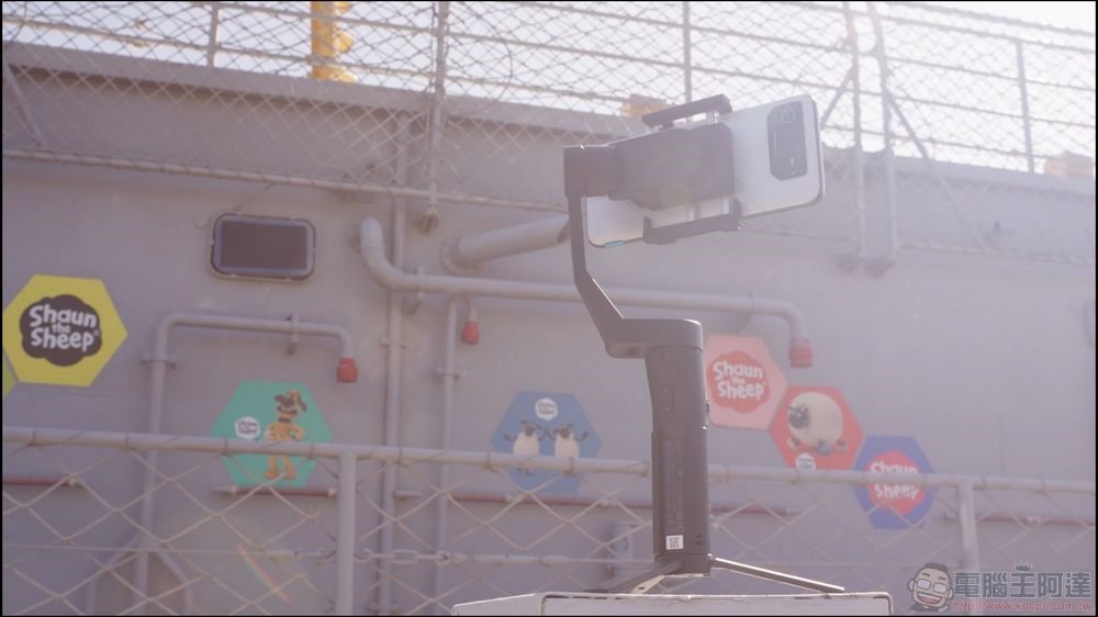 ASUS ProArt Gimbal 手機三軸穩定器:搭載AI與電動夾爪,拍攝專業影片就是這麼簡單 0-11 screenshot ASUS ProArt Gimbal 手機三軸穩定器:搭載AI與電動夾爪,拍攝專業影片就是這麼簡單 0-11 screenshot