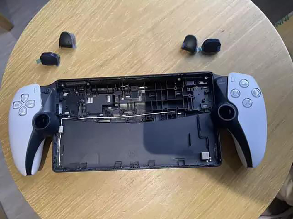 PlayStation Project Q 實機動手玩影片曝光! - 電腦王阿達 PlayStation Project Q 實機動手玩影片曝光! - 電腦王阿達