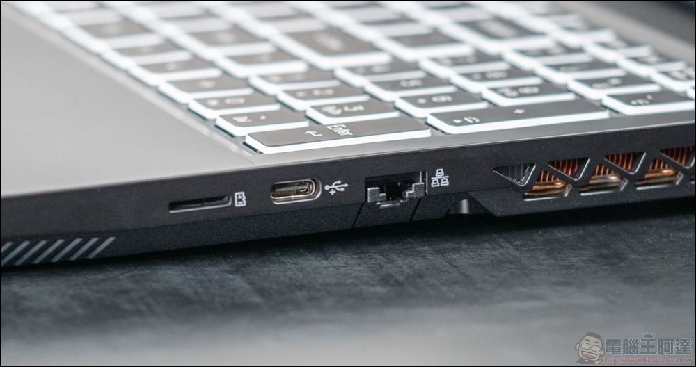 GIGABYTE 技嘉 G5 KF-E3TW333SH (16) GIGABYTE 技嘉 G5 KF-E3TW333SH (16)