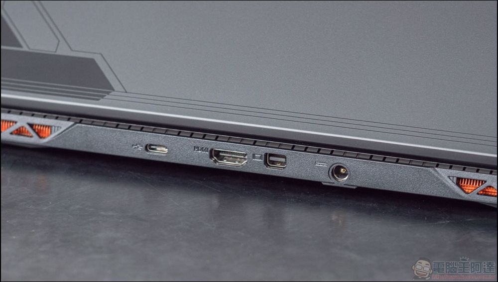 GIGABYTE 技嘉 G5 KF-E3TW333SH (17) GIGABYTE 技嘉 G5 KF-E3TW333SH (17)