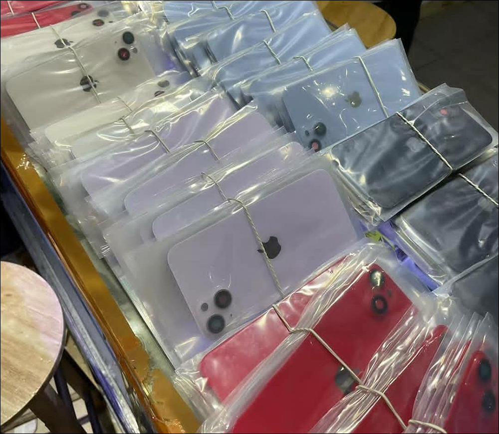 iPhone 15 系列多色玻璃後蓋於中國華強北悄悄開賣 - 電腦王阿達 iPhone 15 系列多色玻璃後蓋於中國華強北悄悄開賣 - 電腦王阿達