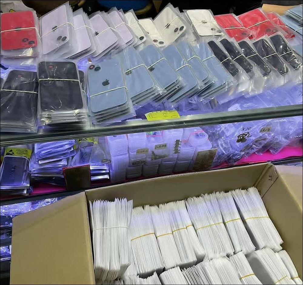 iPhone 15 系列多色玻璃後蓋於中國華強北悄悄開賣 - 電腦王阿達 iPhone 15 系列多色玻璃後蓋於中國華強北悄悄開賣 - 電腦王阿達