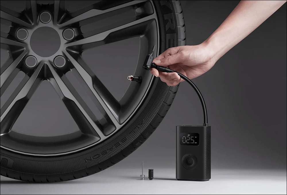 小米 Xiaomi 電動打氣機 2 在台推出！輪胎充氣速度加快約 25%、新增快速連接氣嘴轉換頭，售價 995 元 - 電腦王阿達