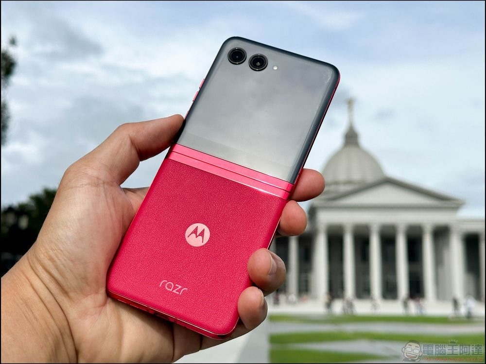 Motorola razr 40 Ultra 開箱與外觀 - 01 Motorola razr 40 Ultra 開箱與外觀 - 01