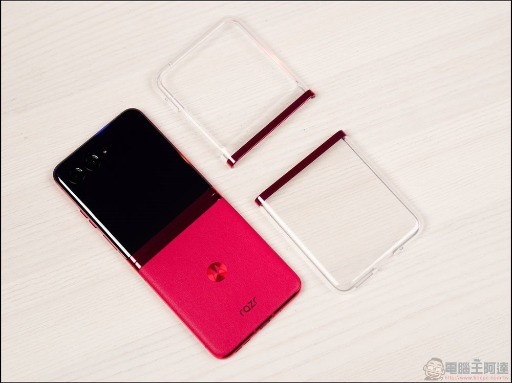 Motorola razr 40 Ultra 開箱與外觀 - 06 Motorola razr 40 Ultra 開箱與外觀 - 06