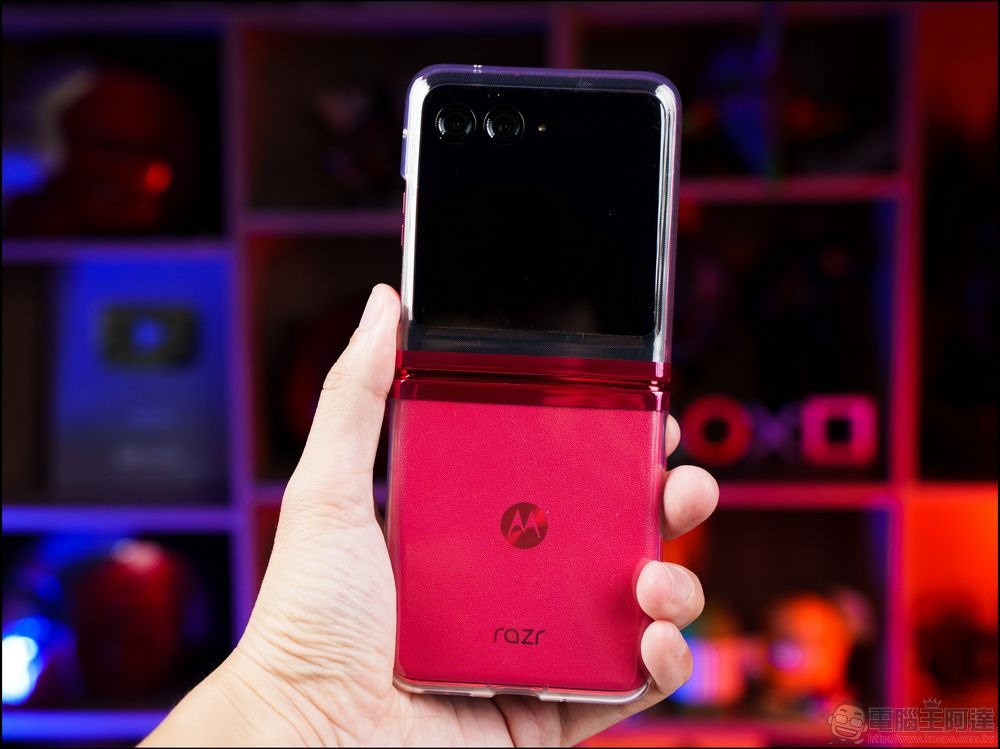 Motorola razr 40 Ultra 開箱與外觀 - 07 Motorola razr 40 Ultra 開箱與外觀 - 07
