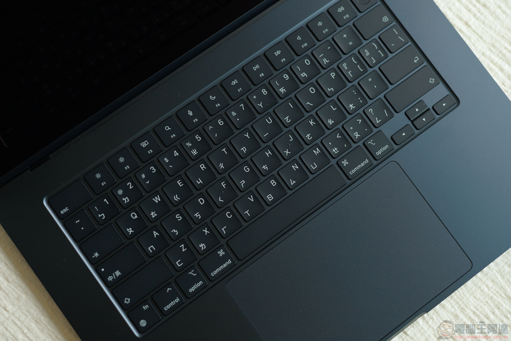 15 吋 M2 MacBook Air 開箱體驗:有那麼一點點 Pro - 電腦王阿達 15 吋 M2 MacBook Air 開箱體驗:有那麼一點點 Pro - 電腦王阿達