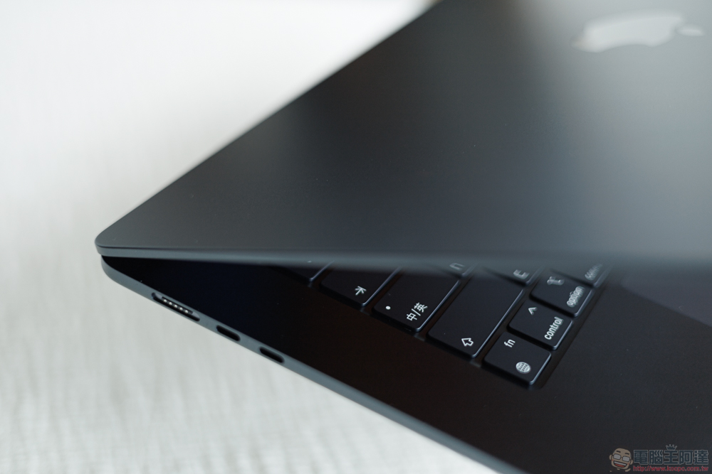 讓 MacBook 進入 「休眠」和「關機」有什麼區別? - 電腦王阿達 15 吋 M2 MacBook Air 開箱體驗:有那麼一點點 Pro - 電腦王阿達