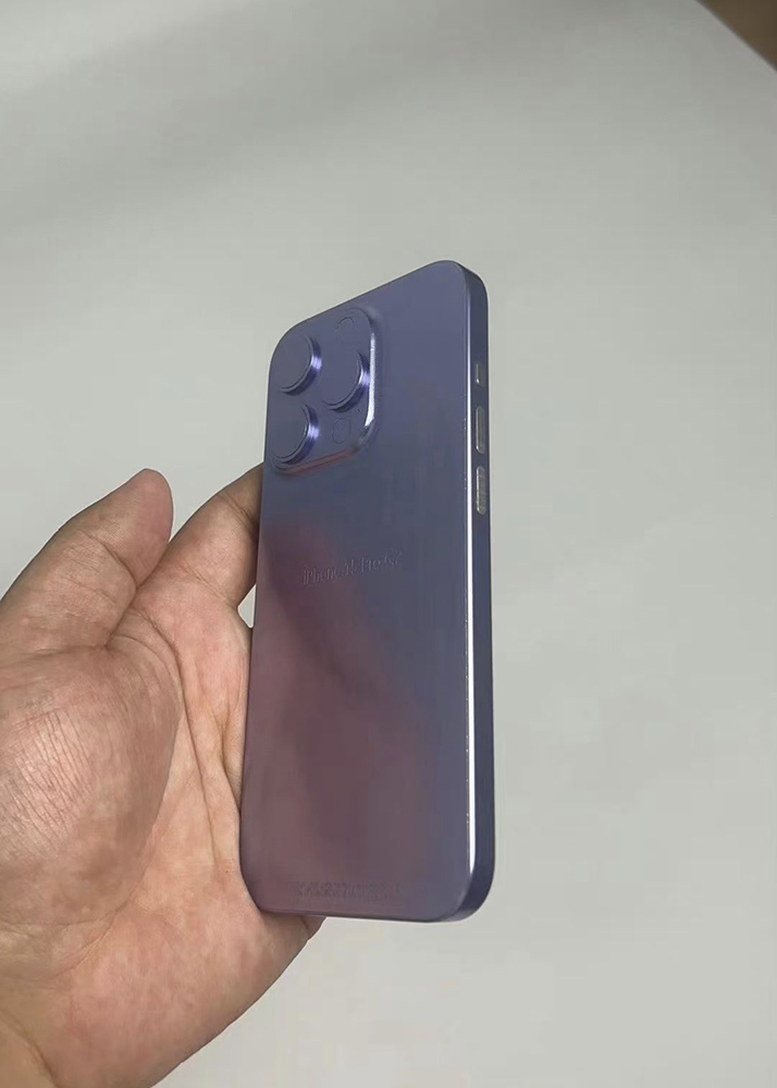 疑似 iPhone 15 Pro 機模動手玩照片現身、通過國外認證,看來發表會近了? - 電腦王阿達 疑似 iPhone 15 Pro 機模動手玩照片現身、通過國外認證,看來發表會近了? - 電腦王阿達