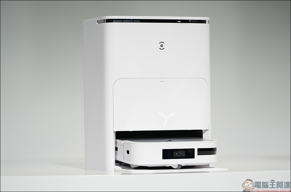 ECOVACS DEEBOT X2 OMNI 掃拖機器人開箱實測:方形機身設計、業內最強8000 pa吸力智慧掃拖一體機 - 電腦王阿達 科沃斯 ECOVACS 推全新 DEEBOT X2 OMNI 旗艦掃地機器人|業界最強吸力、方形機身設計,革新智慧清掃時代降臨! - 電腦王阿達