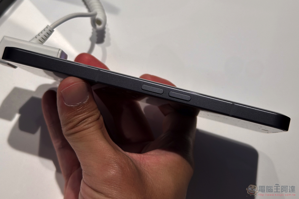 Nothing Phone (2) 正式登台,單機 NT$21,900 明起啟動預購 - 電腦王阿達 Nothing Phone (2) 正式登台,單機 NT$21,900 明起啟動預購 - 電腦王阿達