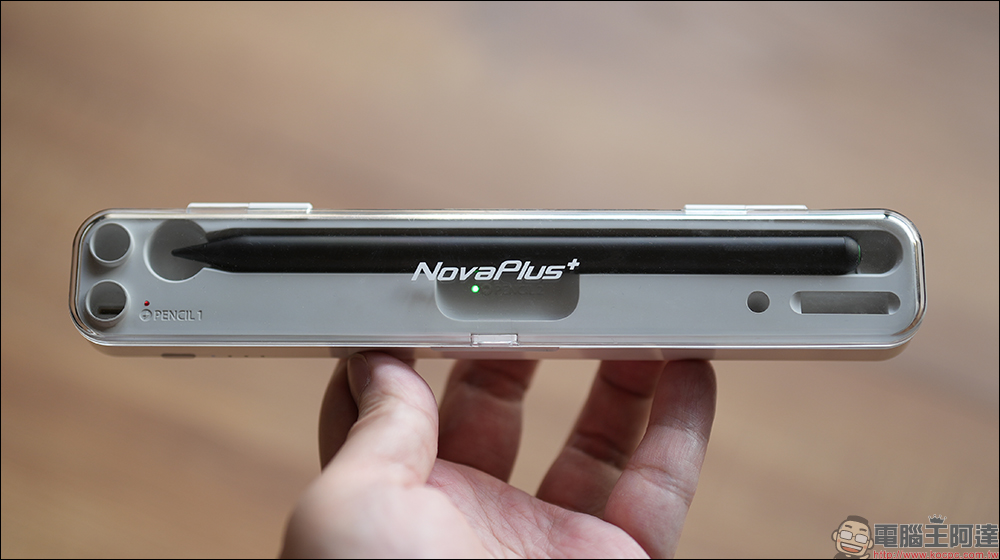 NovaPlus A8 Pro 側邊切換雙模充電平板繪圖手寫筆開箱|側邊實體切換筆刷/橡皮擦、雙模式充電、多款磁吸充電筆盒選擇 - 電腦王阿達 NovaPlus A8 Pro 側邊切換雙模充電平板繪圖手寫筆開箱|側邊實體切換筆刷/橡皮擦、雙模式充電、多款磁吸充電筆盒選擇 - 電腦王阿達